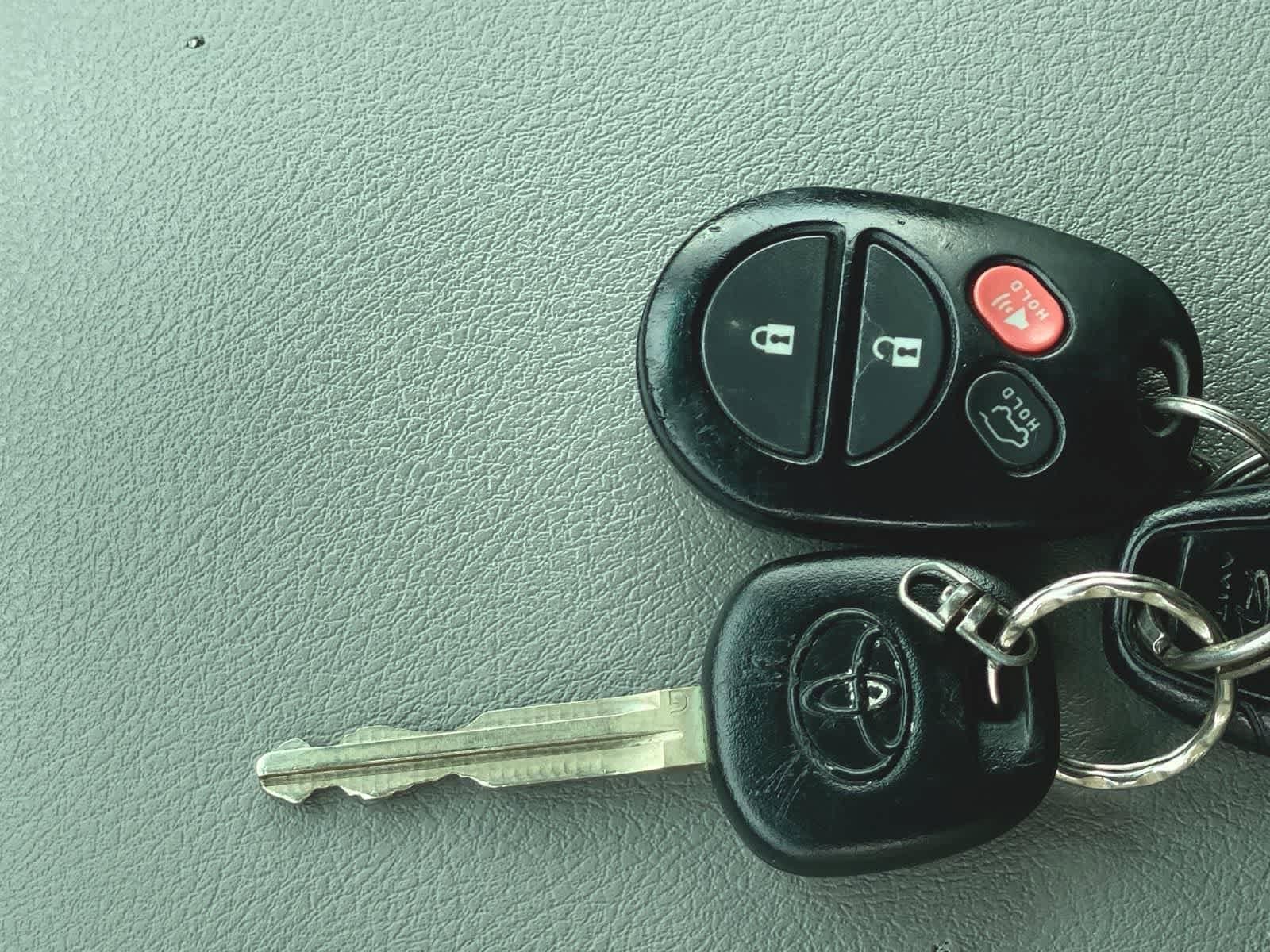 Thumbnail: 2013 Toyota Highlander - 30