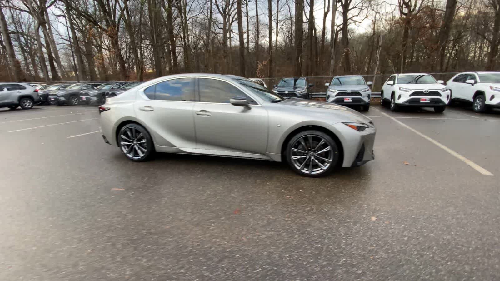 2022 Lexus IS 350 F SPORT photo 4