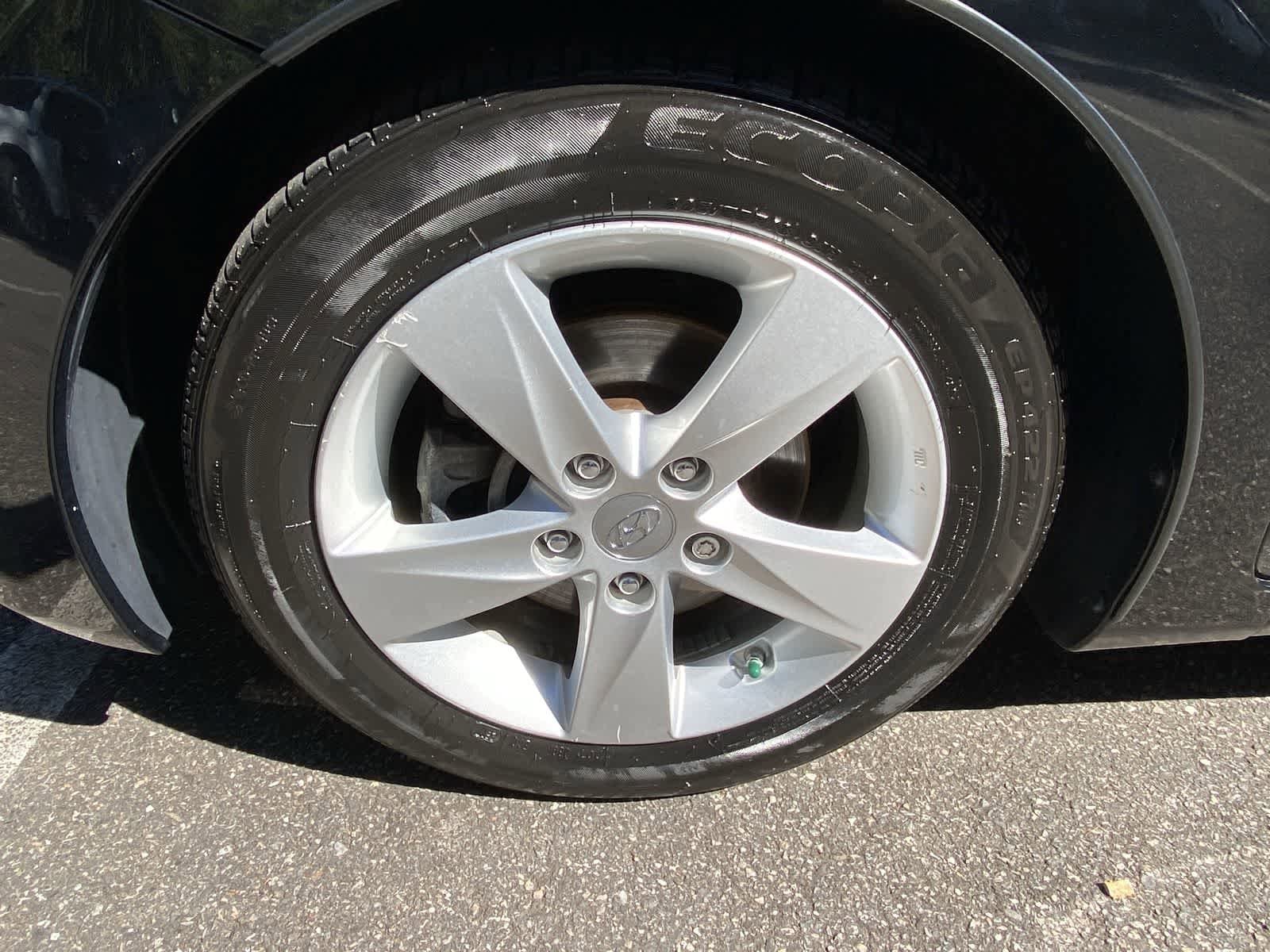 Thumbnail: 2013 Hyundai Elantra - 11