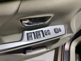 Thumbnail: 2015 Toyota Prius v - 19