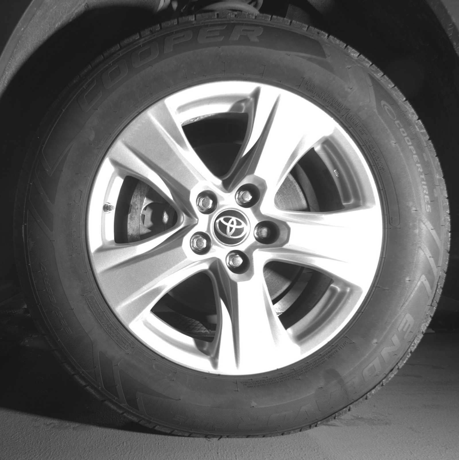 Thumbnail: 2021 Toyota RAV4 - 9