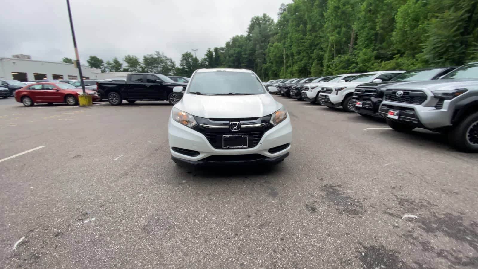Thumbnail: 2017 Honda HR-V - 3