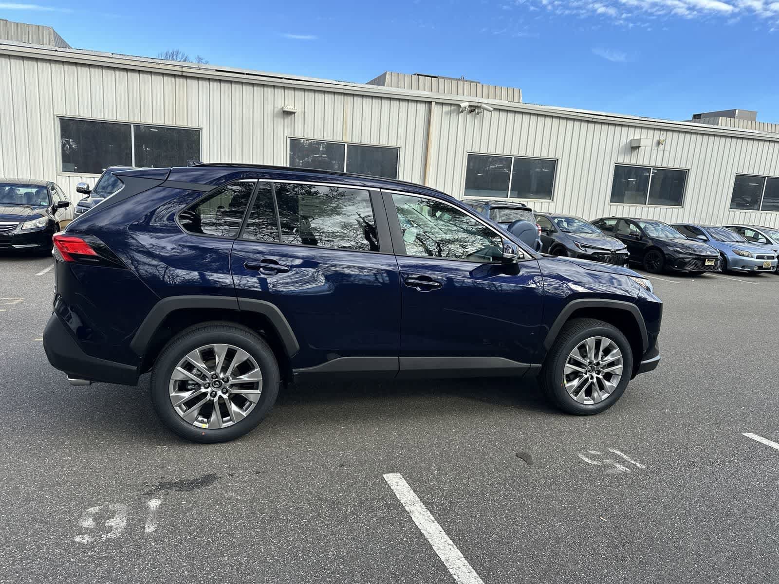 Thumbnail: 2025 Toyota RAV4 - 11