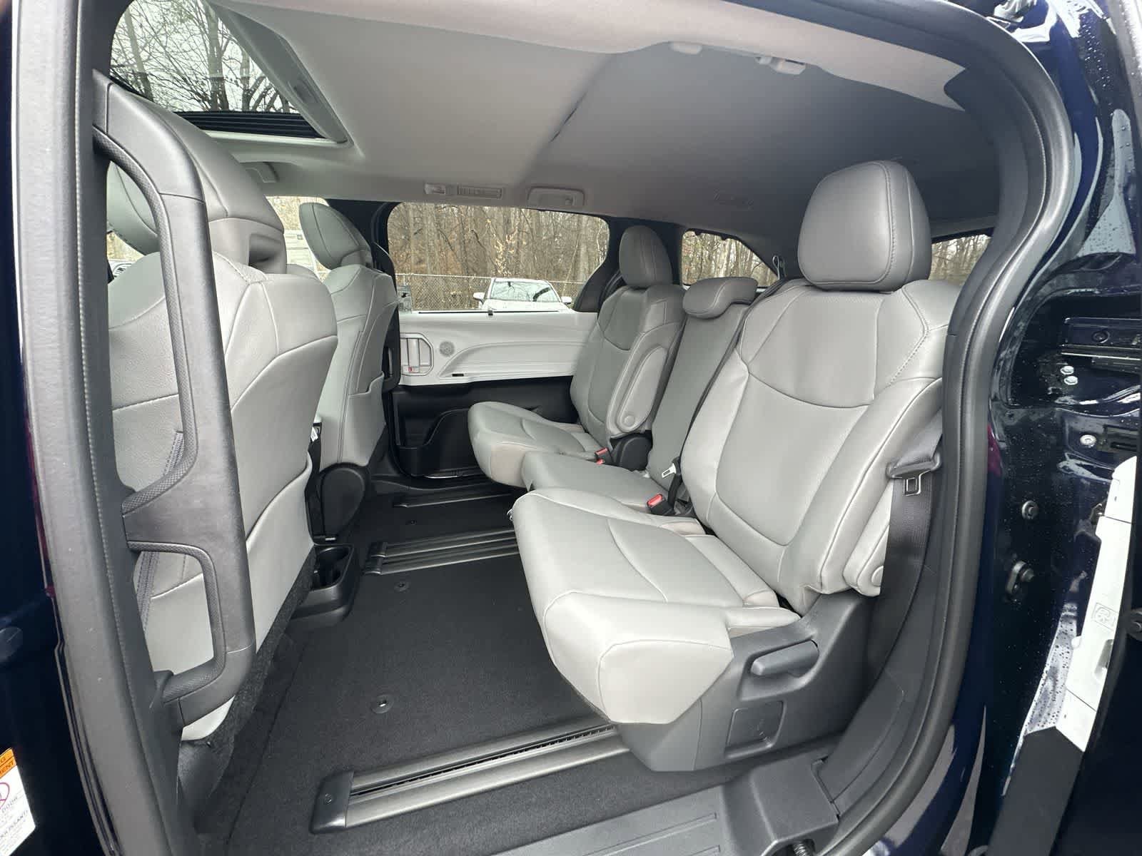 Thumbnail: 2026 Toyota Sienna - 35