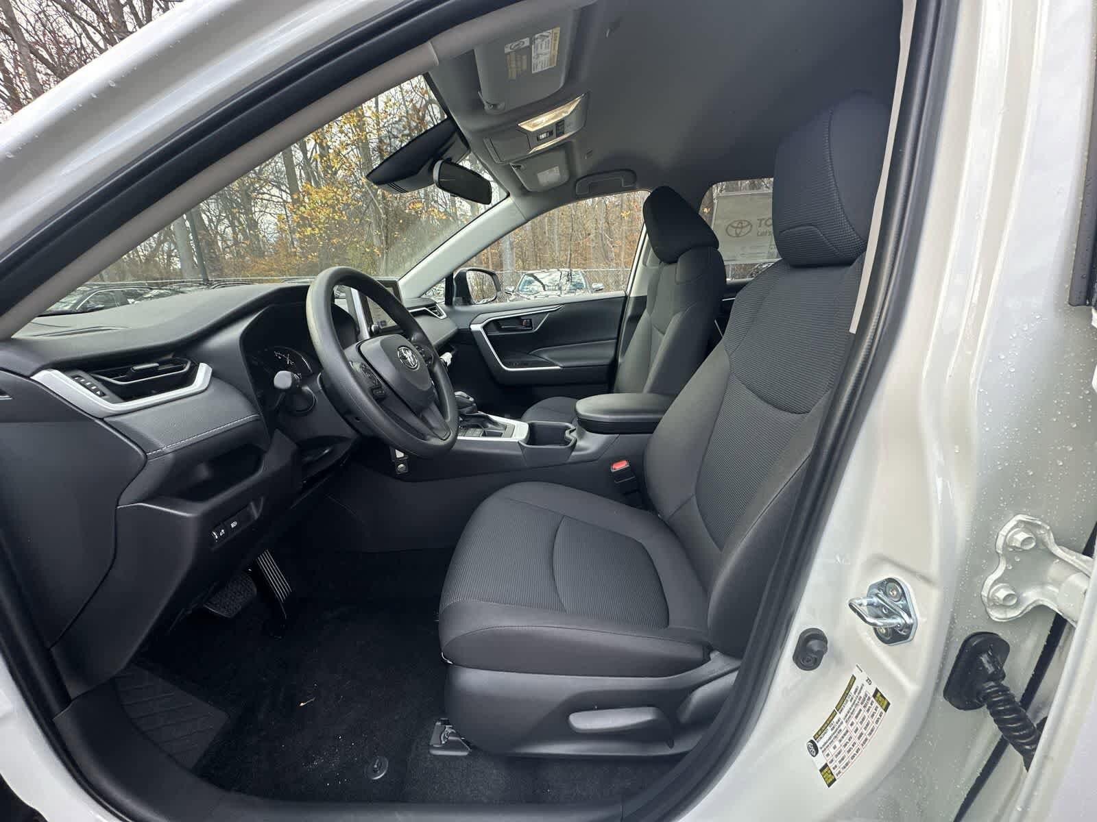 Thumbnail: 2025 Toyota RAV4 - 36