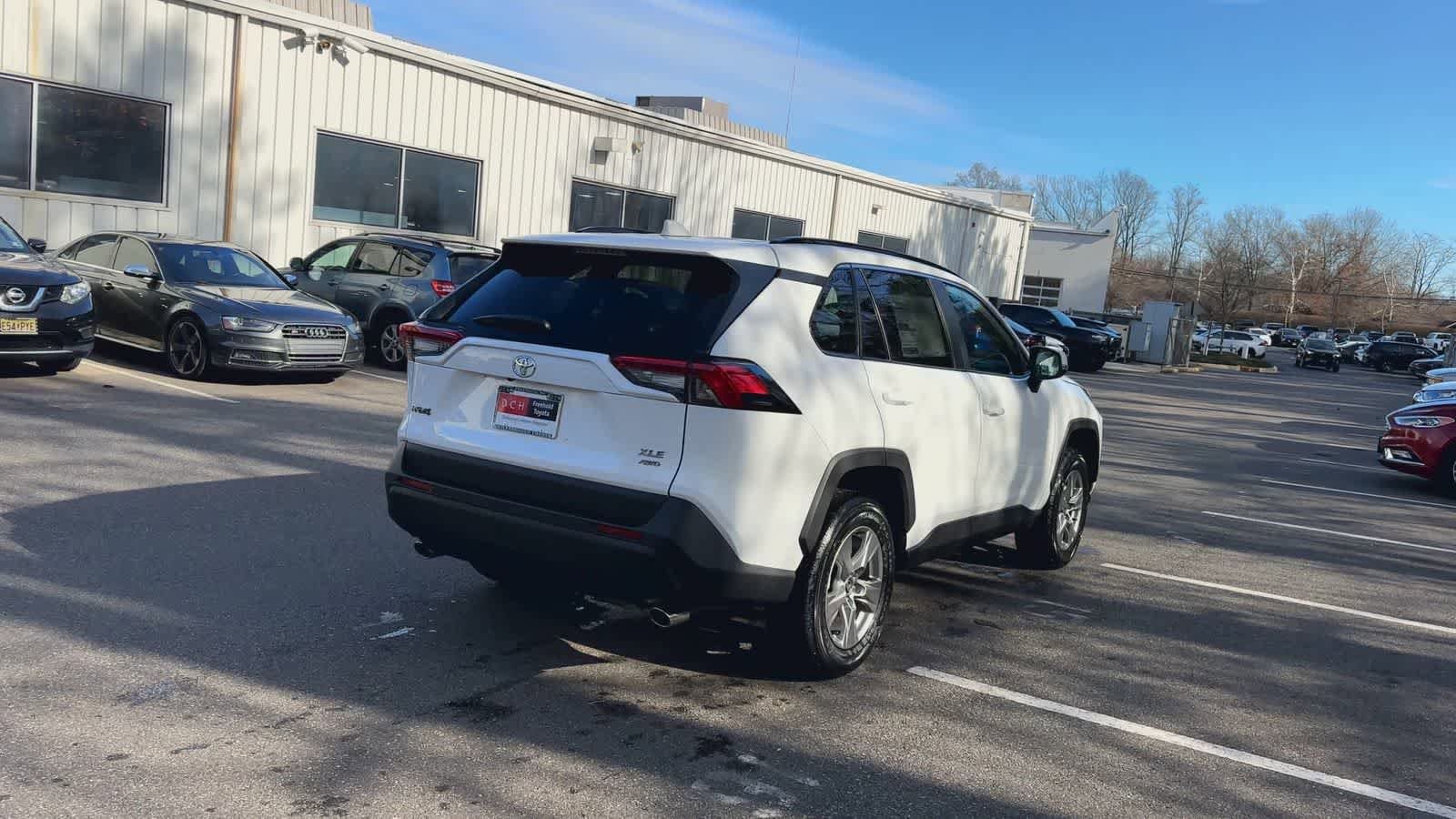 Thumbnail: 2025 Toyota RAV4 - 8