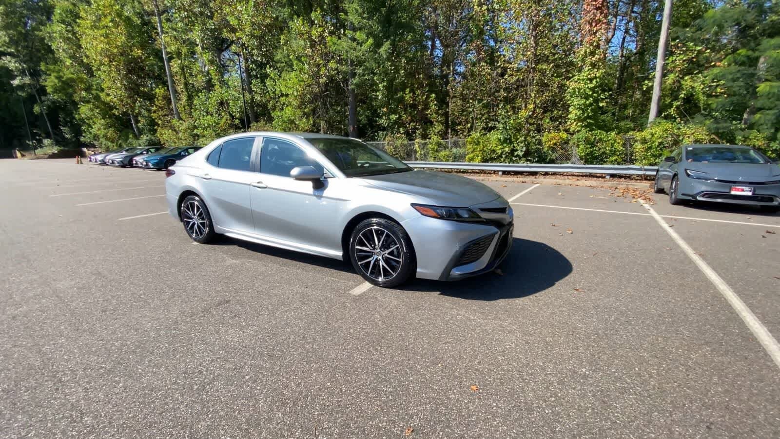 2024 Toyota Camry SE photo 2