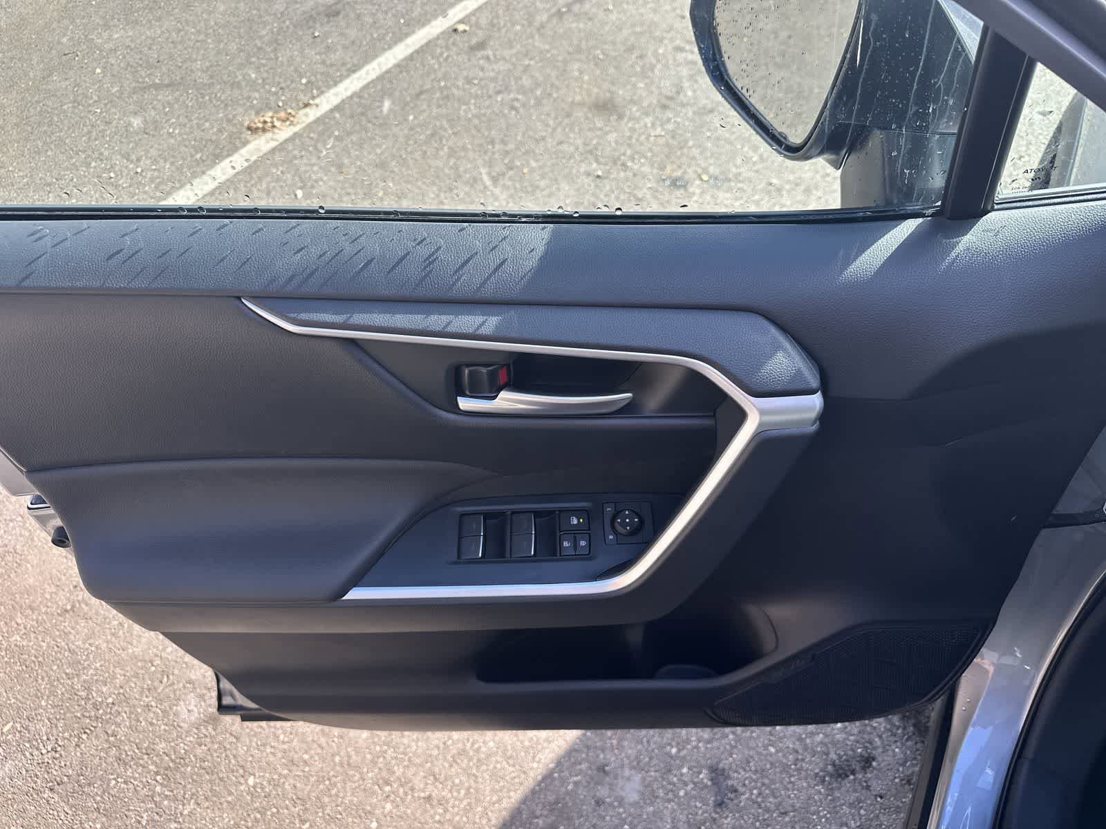 Thumbnail: 2025 Toyota RAV4 - 16