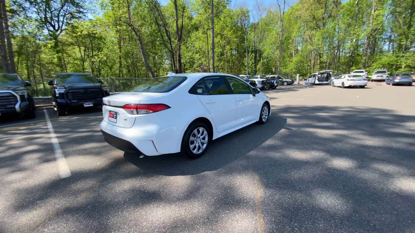 2024 Toyota Corolla LE - Photo 16