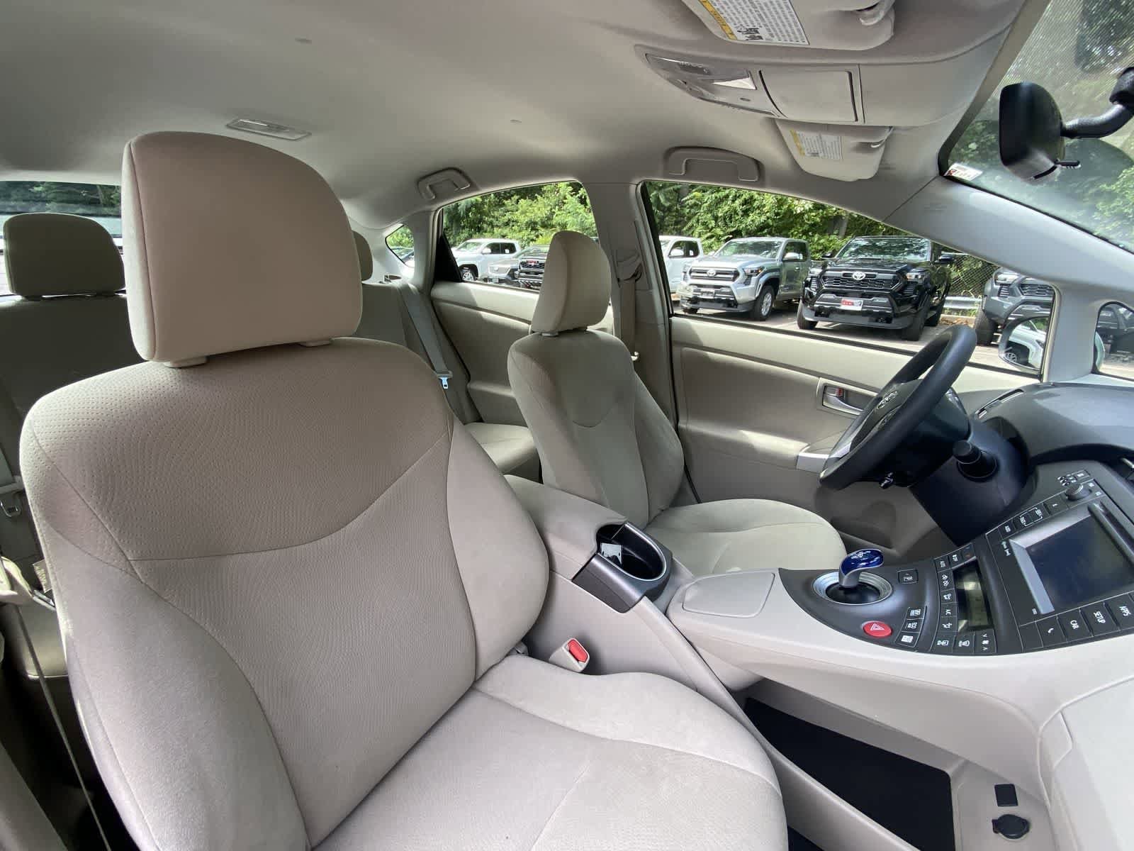 Thumbnail: 2014 Toyota Prius - 21