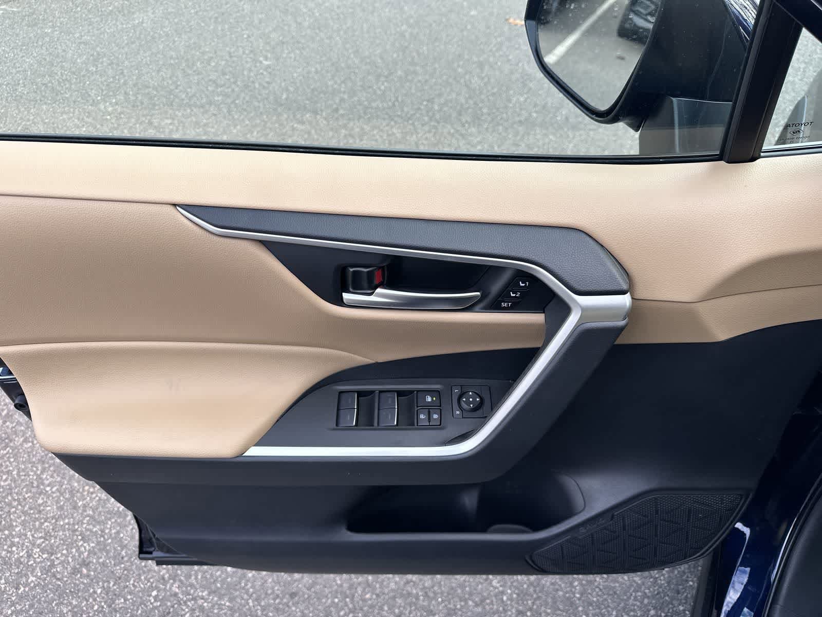 Thumbnail: 2025 Toyota RAV4 - 18