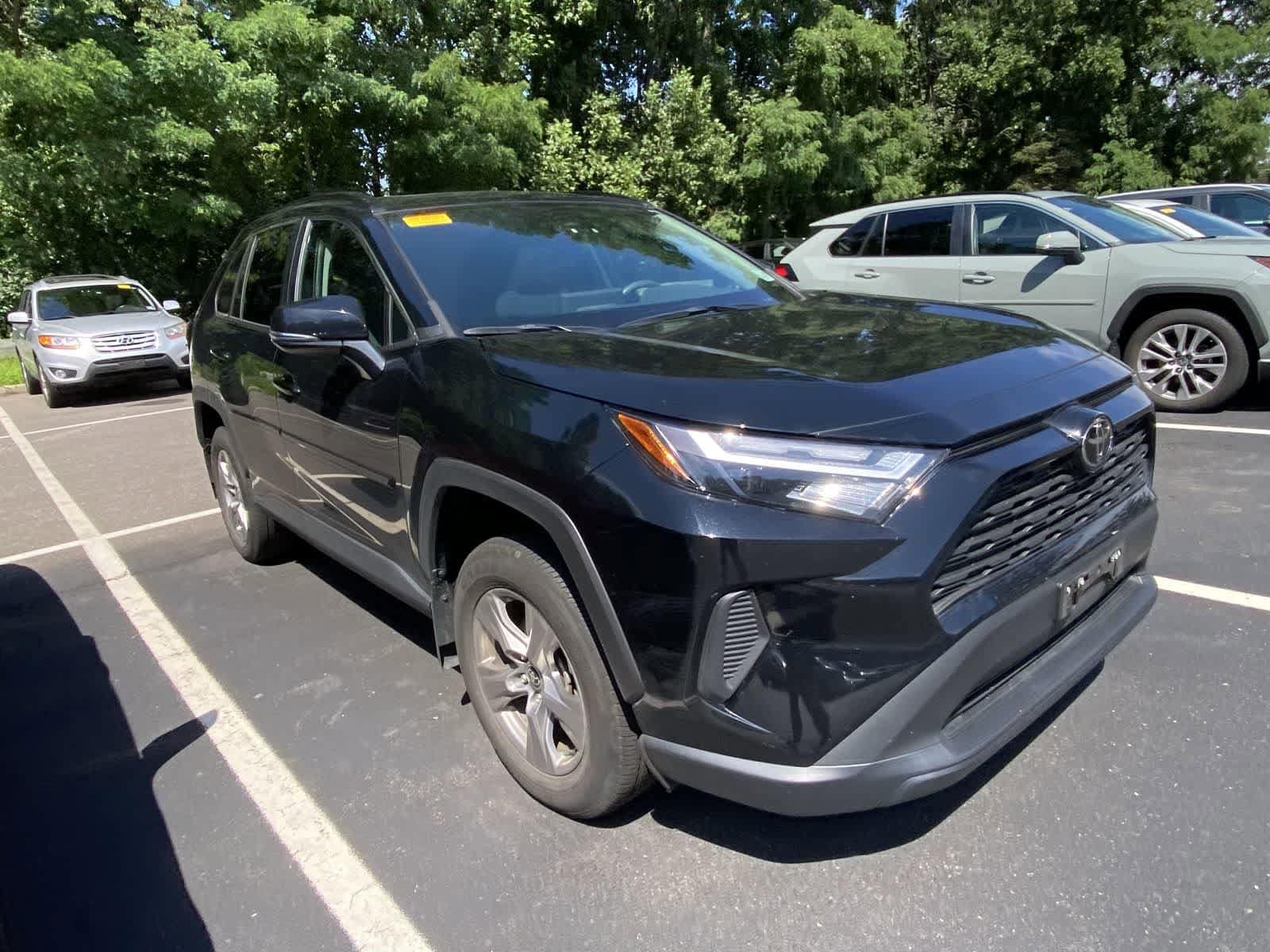 Thumbnail: 2022 Toyota RAV4 - 3