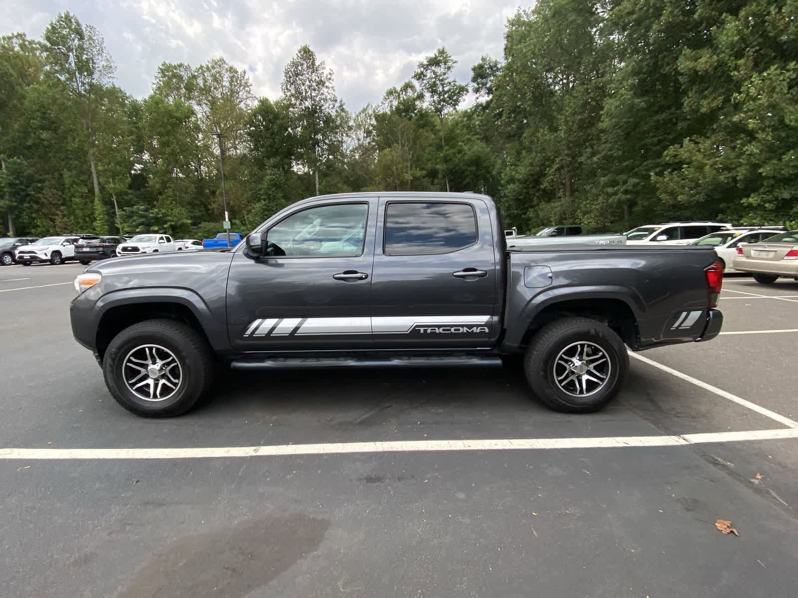 Thumbnail: 2021 Toyota Tacoma - 10