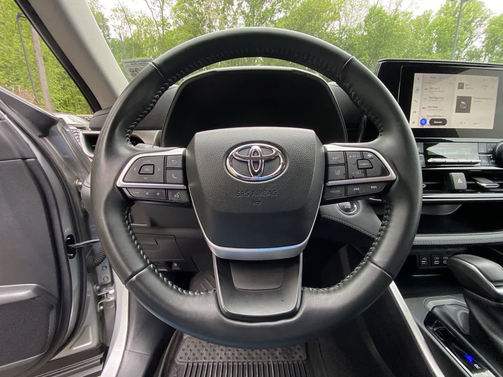 Thumbnail: 2023 Toyota Highlander - 24