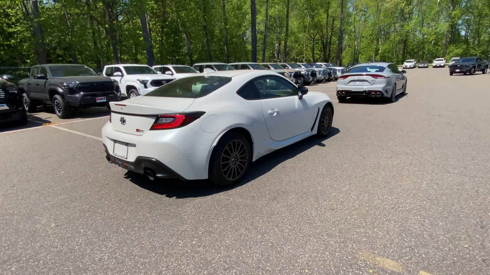 Thumbnail: 2023 Toyota GR86 - 8