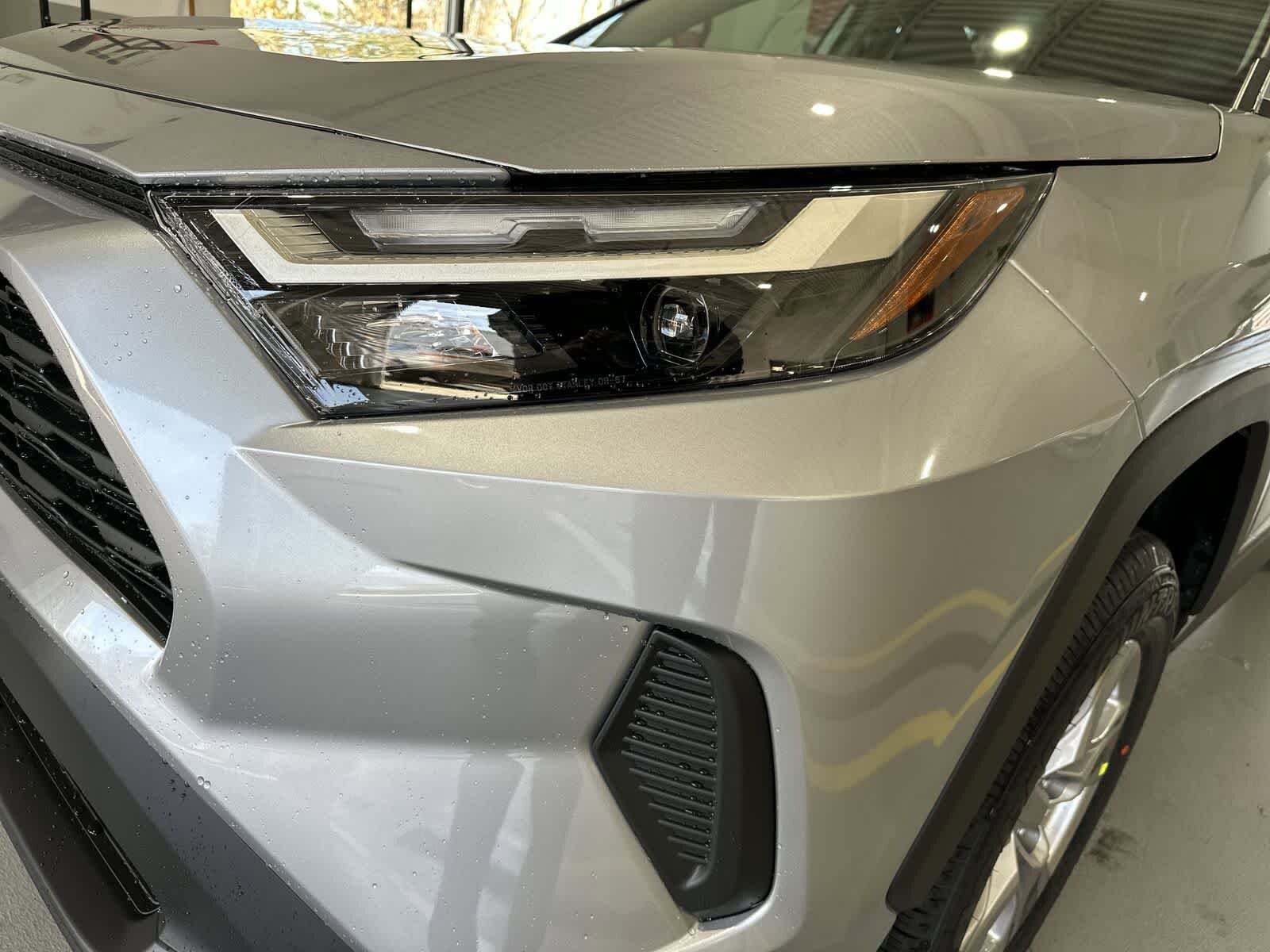 Thumbnail: 2025 Toyota RAV4 - 28