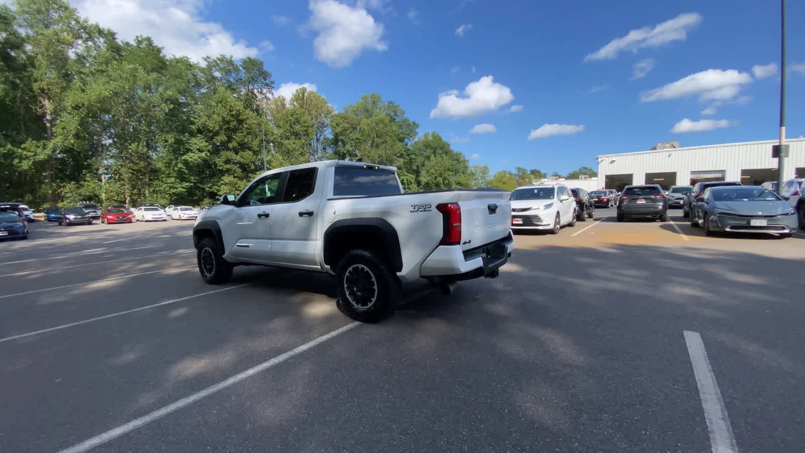 Thumbnail: 2024 Toyota Tacoma - 6