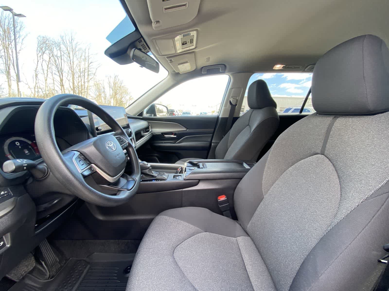 Thumbnail: 2026 Toyota Grand Highlander - 21