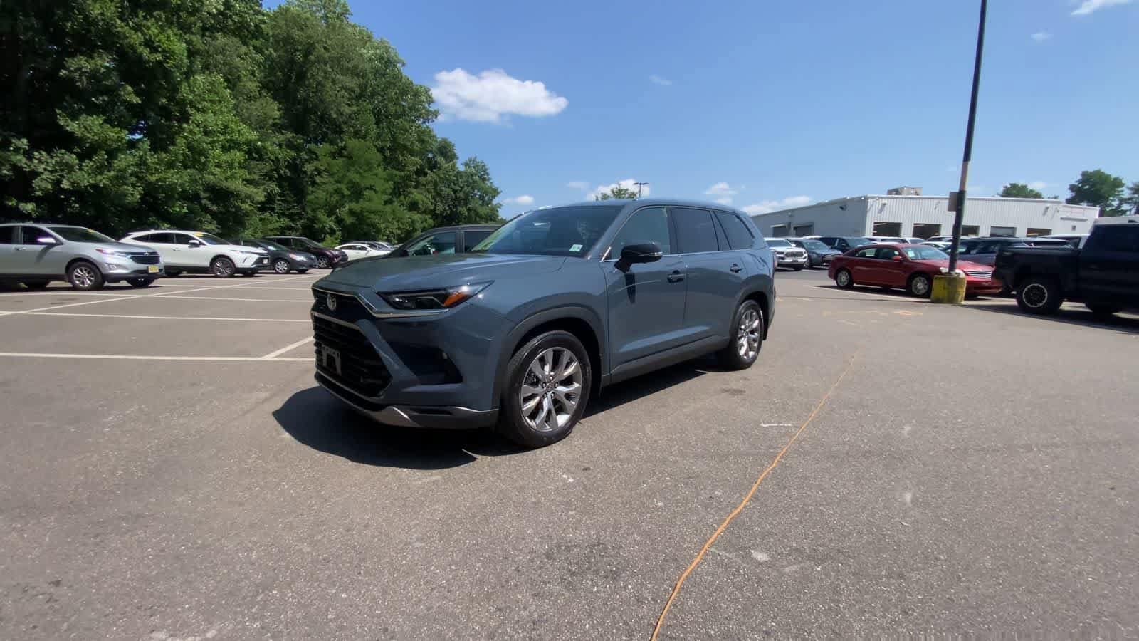 Thumbnail: 2024 Toyota Grand Highlander - 4
