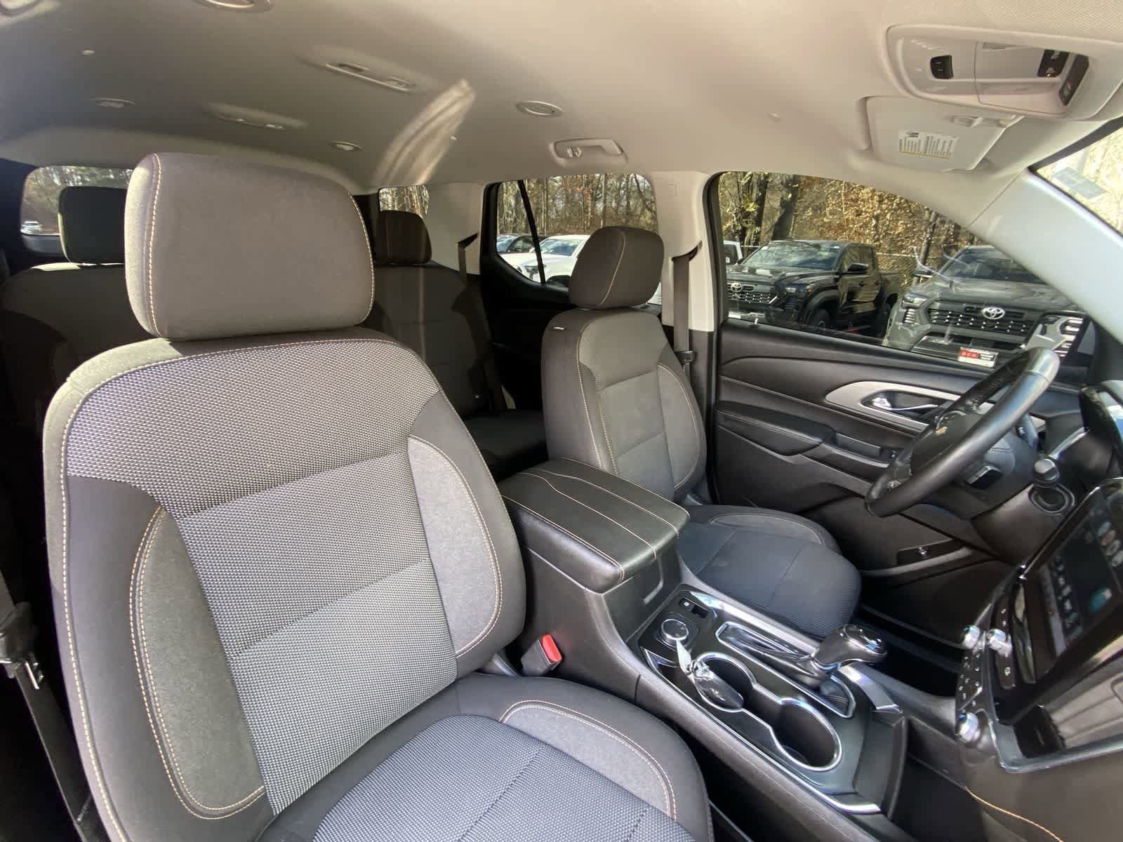 Thumbnail: 2018 Chevrolet Traverse - 27