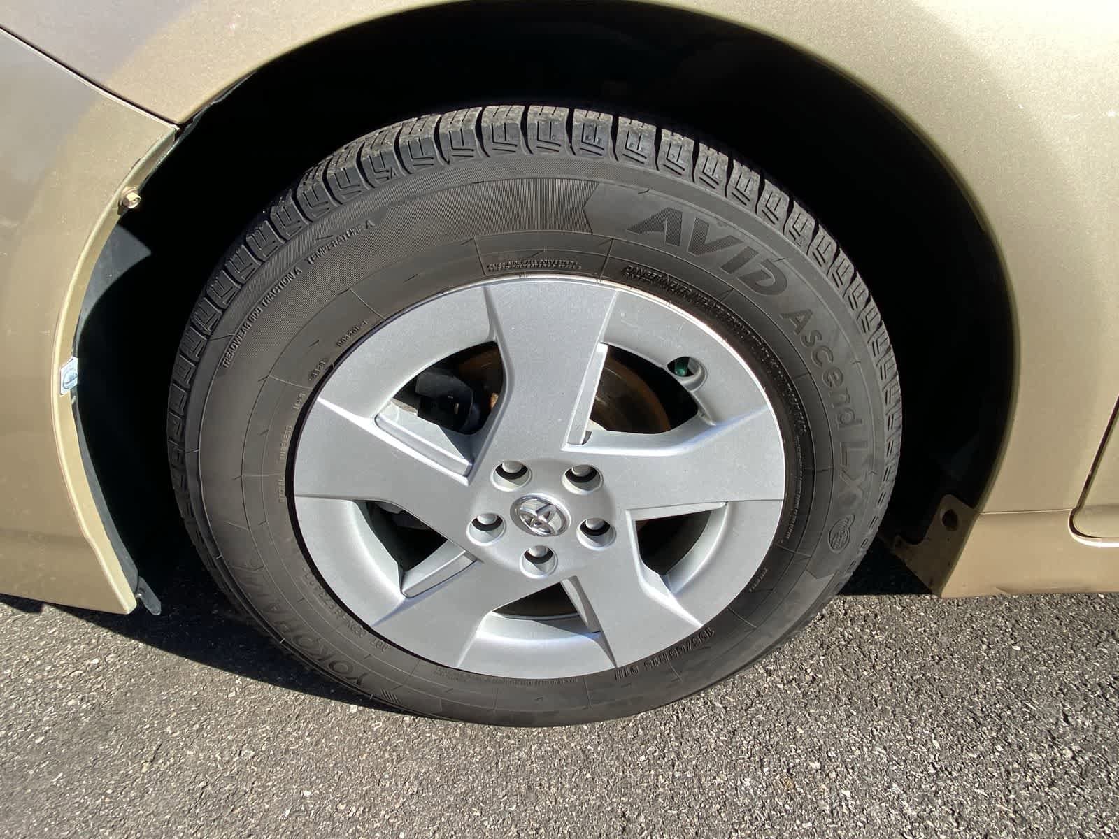 Thumbnail: 2011 Toyota Prius - 15