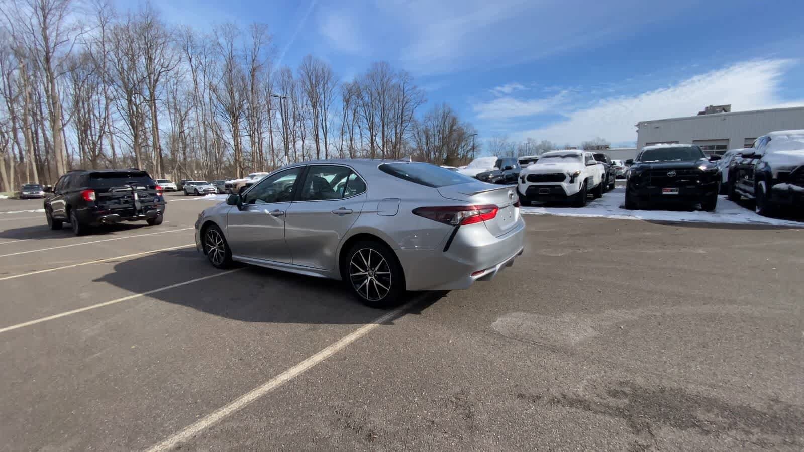 Thumbnail: 2024 Toyota Camry - 12