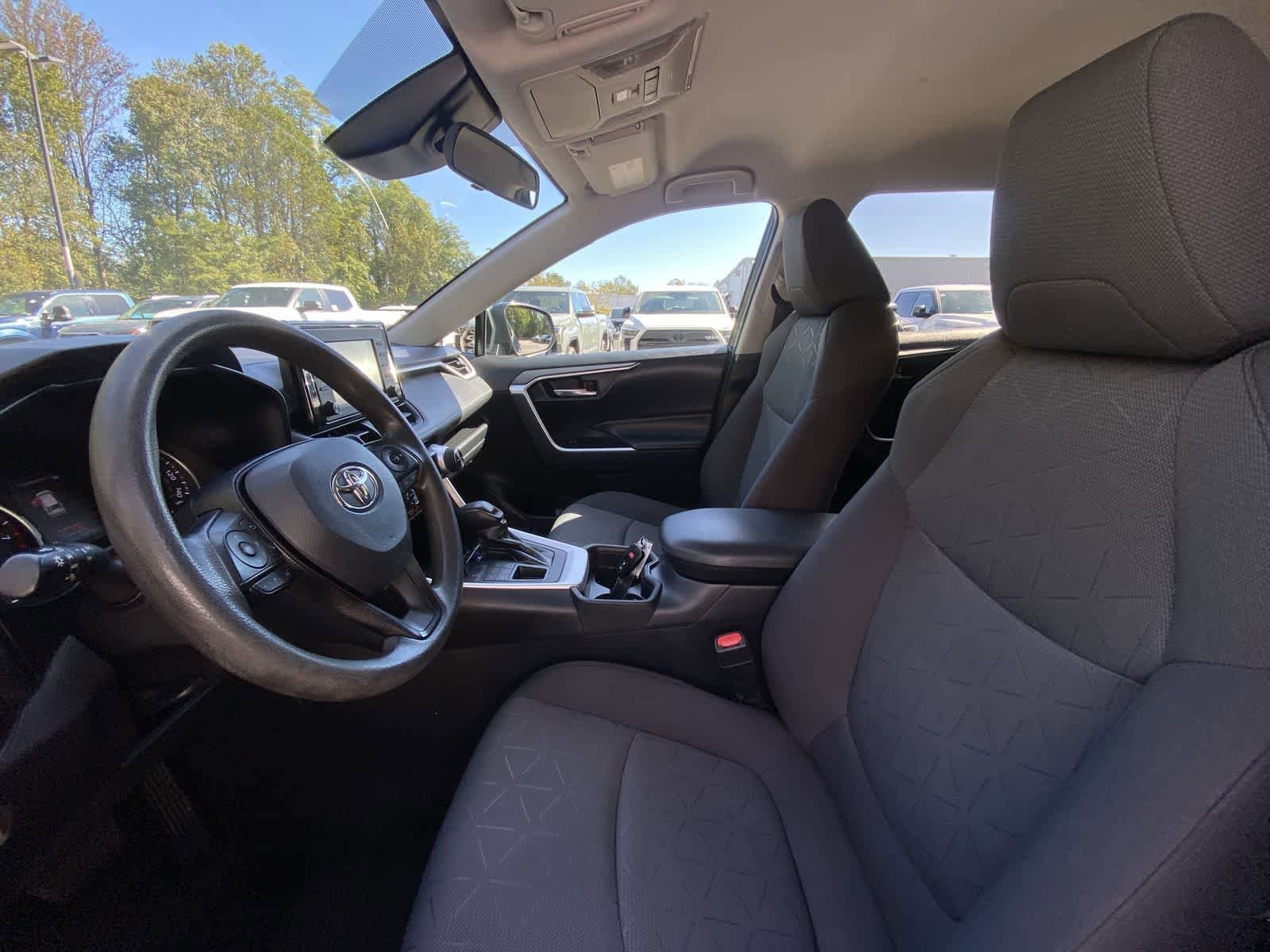 Thumbnail: 2021 Toyota RAV4 - 16