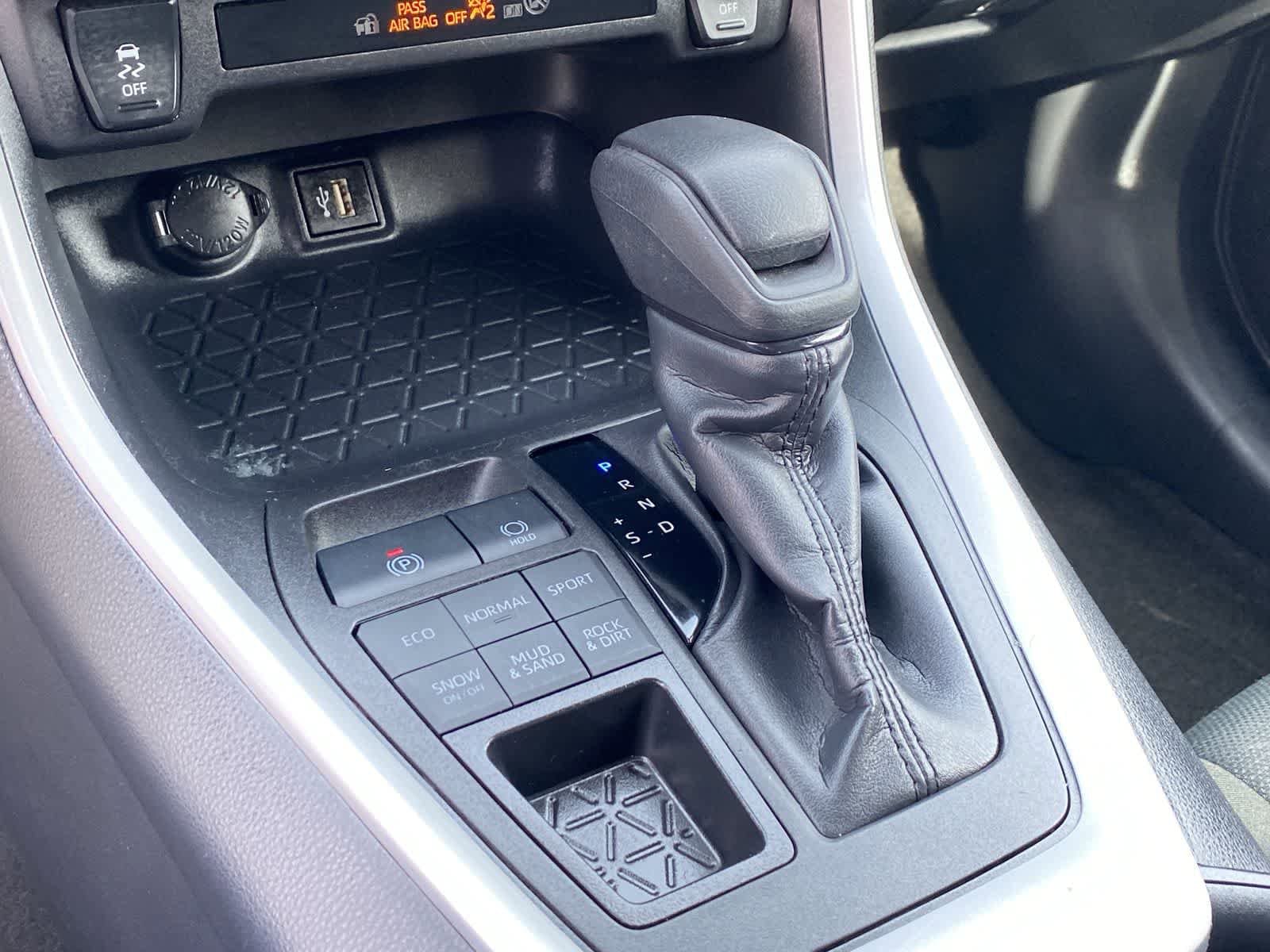 Thumbnail: 2025 Toyota RAV4 - 29