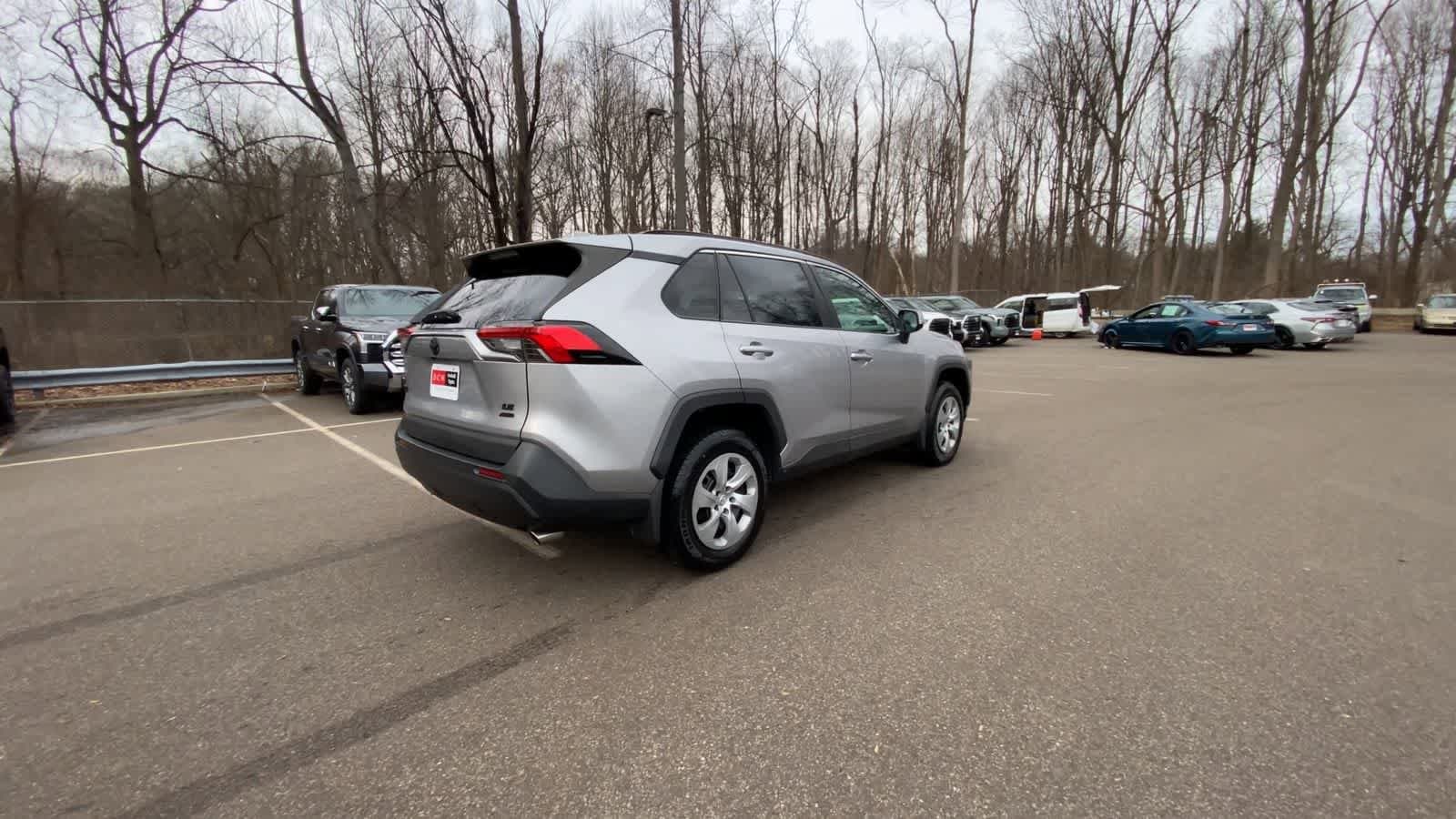 Thumbnail: 2021 Toyota RAV4 - 15