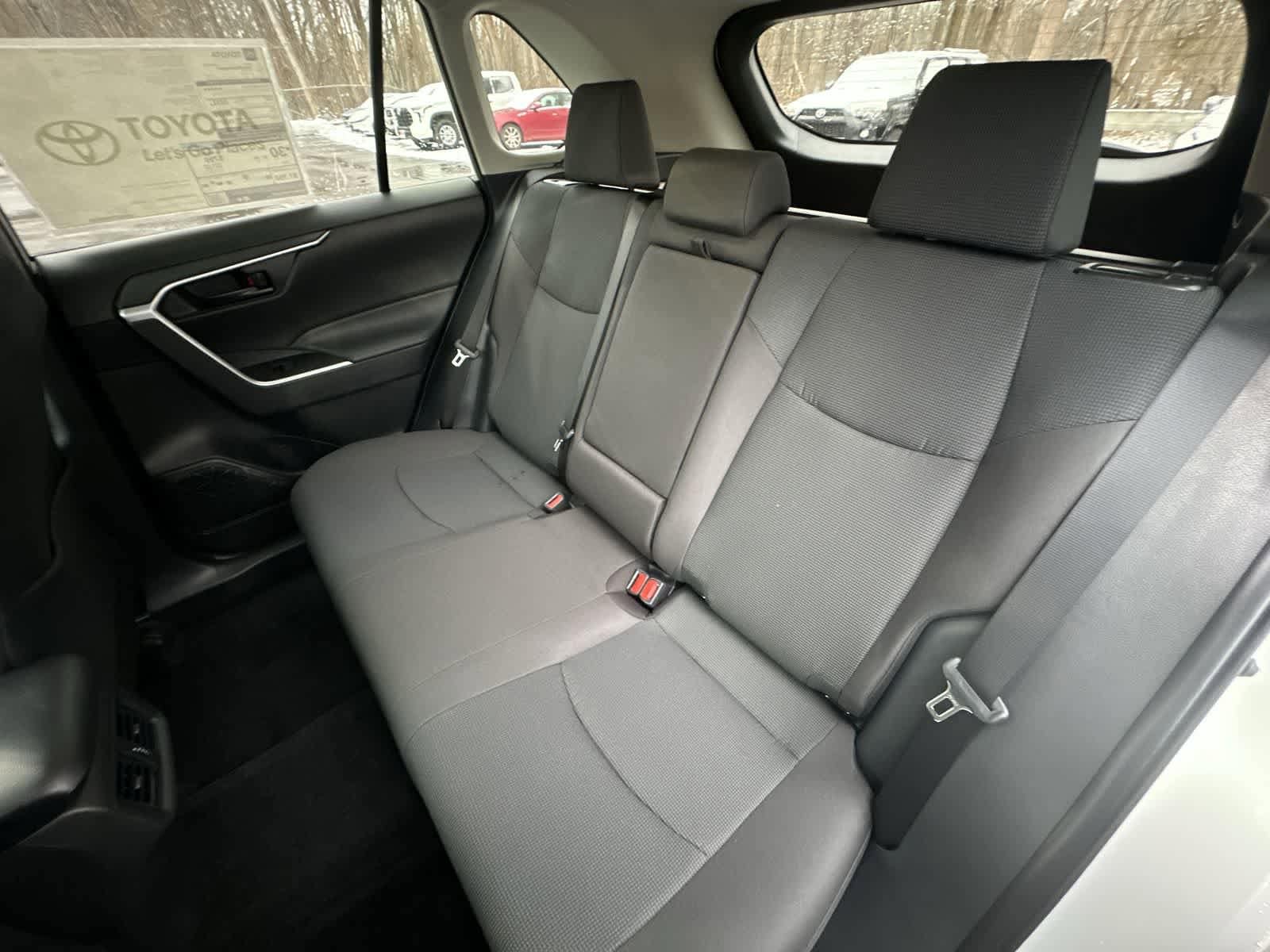 Thumbnail: 2025 Toyota RAV4 - 29