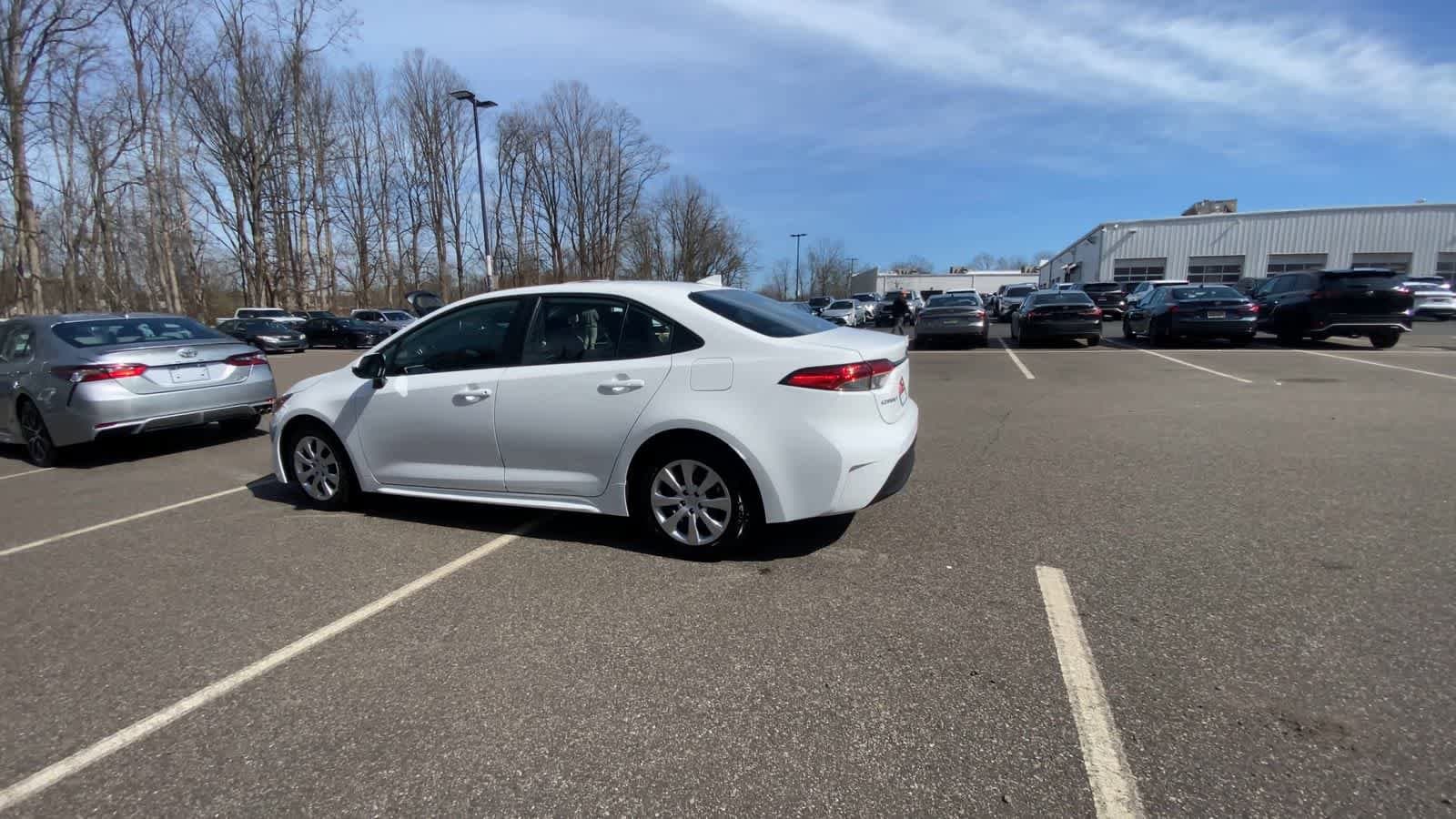 Thumbnail: 2025 Toyota Corolla - 9