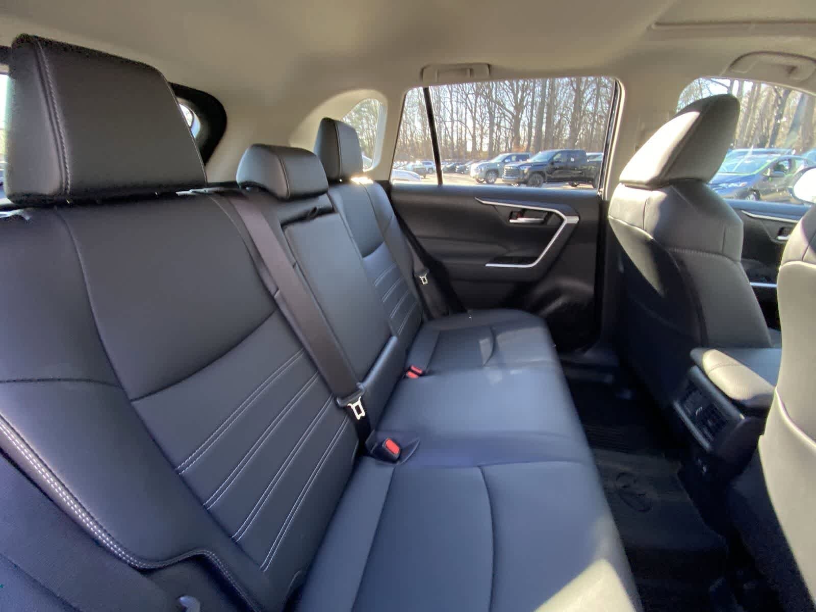 Thumbnail: 2025 Toyota RAV4 - 29