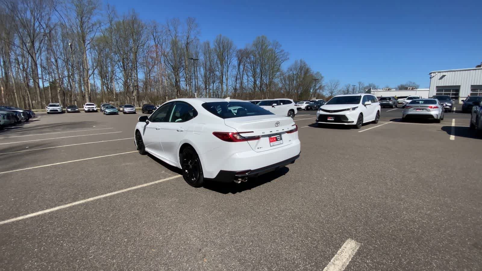 Thumbnail: 2025 Toyota Camry - 10