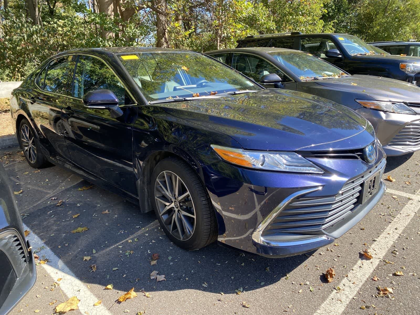 2022 Toyota Camry Hybrid XLE photo 3