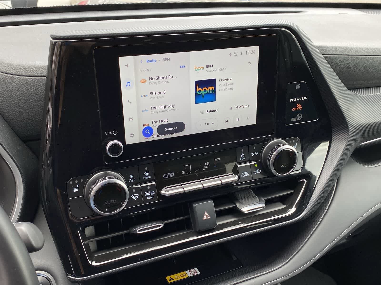 Thumbnail: 2025 Toyota Highlander - 27