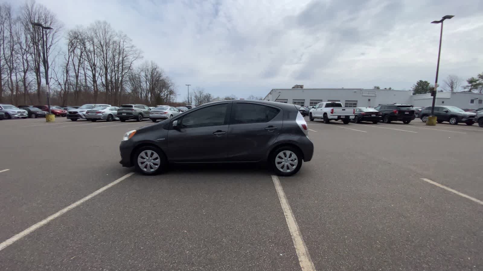 Thumbnail: 2012 Toyota Prius c - 10