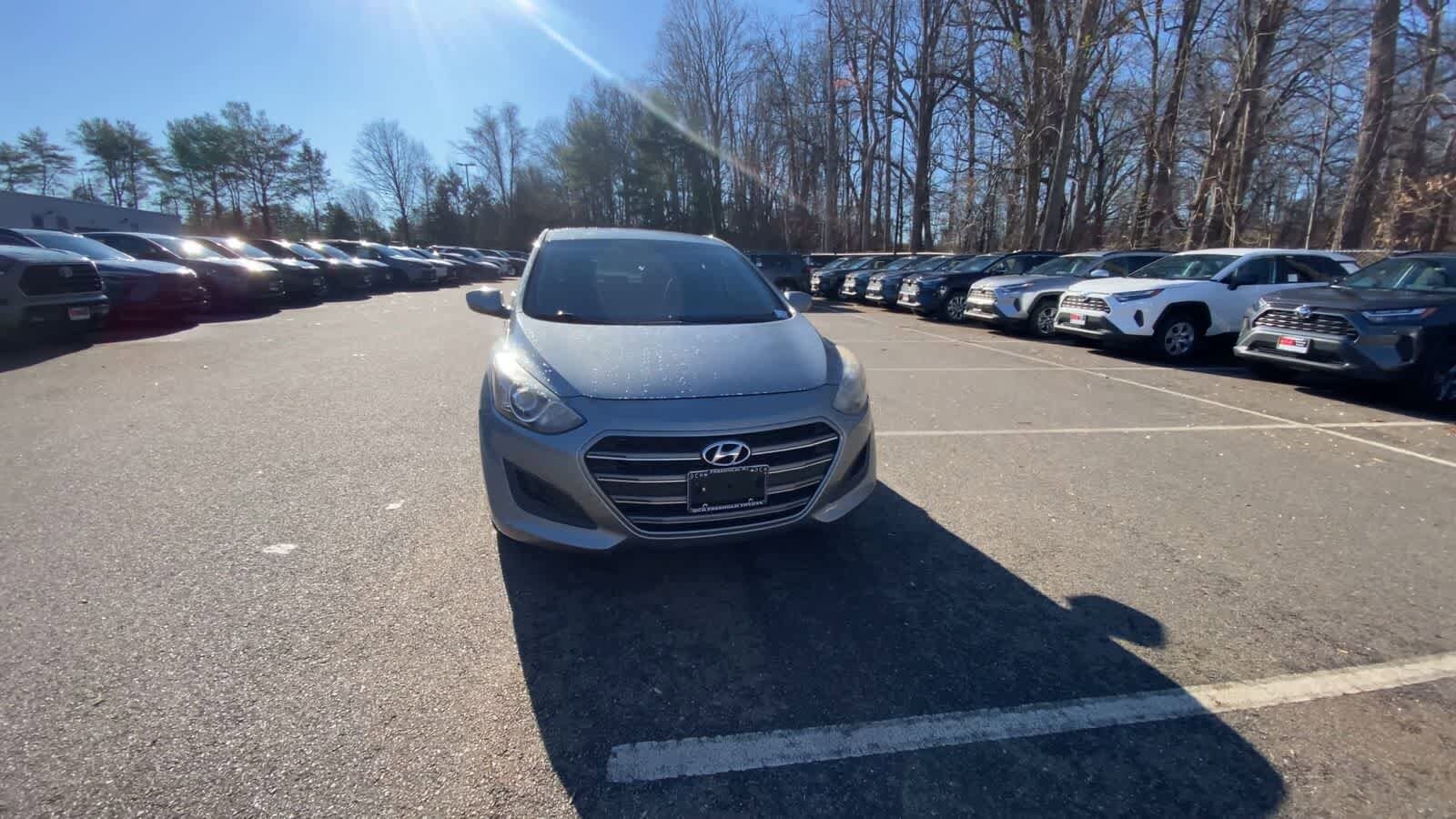 Thumbnail: 2016 Hyundai Elantra - 9