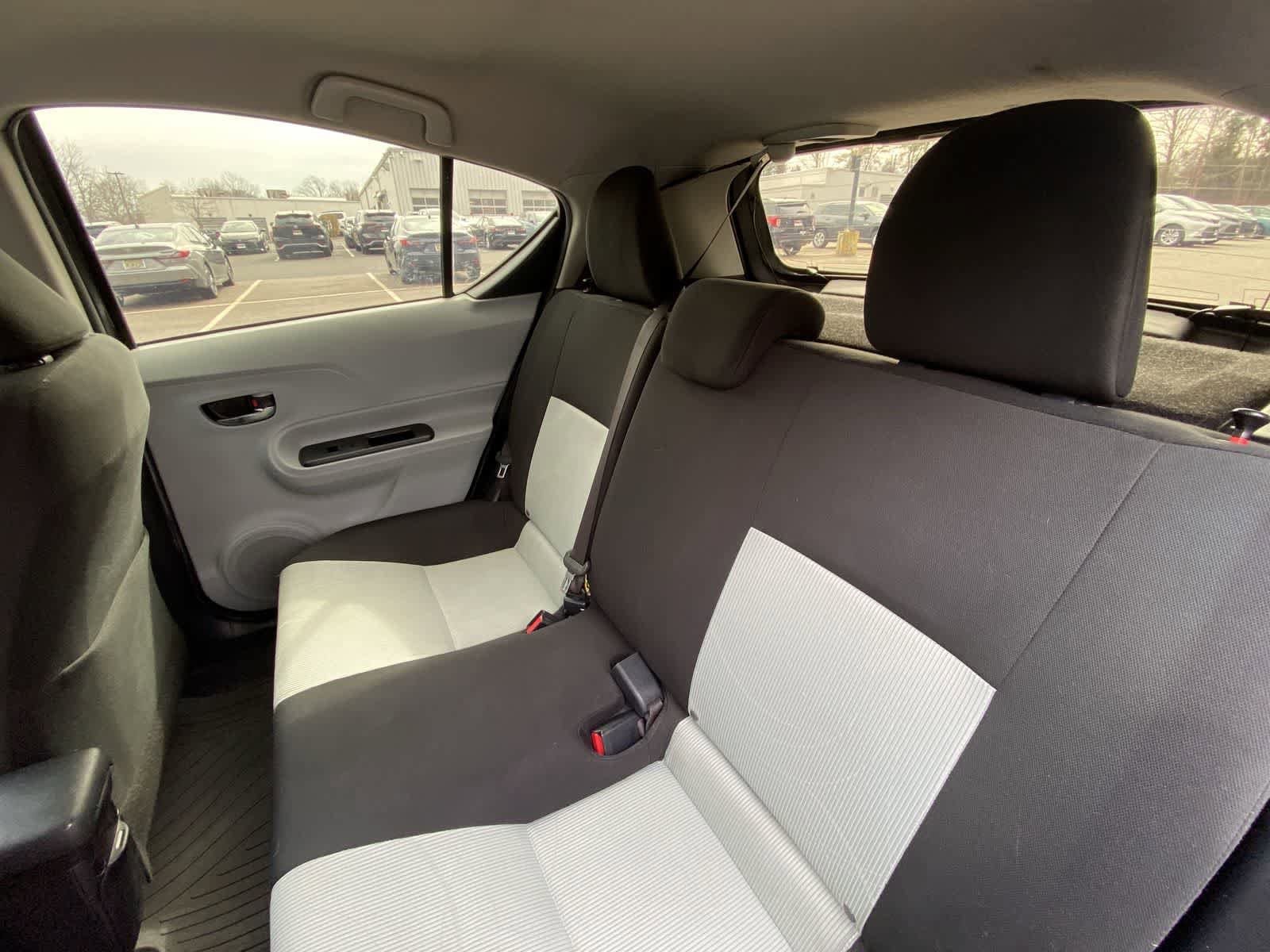 Thumbnail: 2012 Toyota Prius c - 25