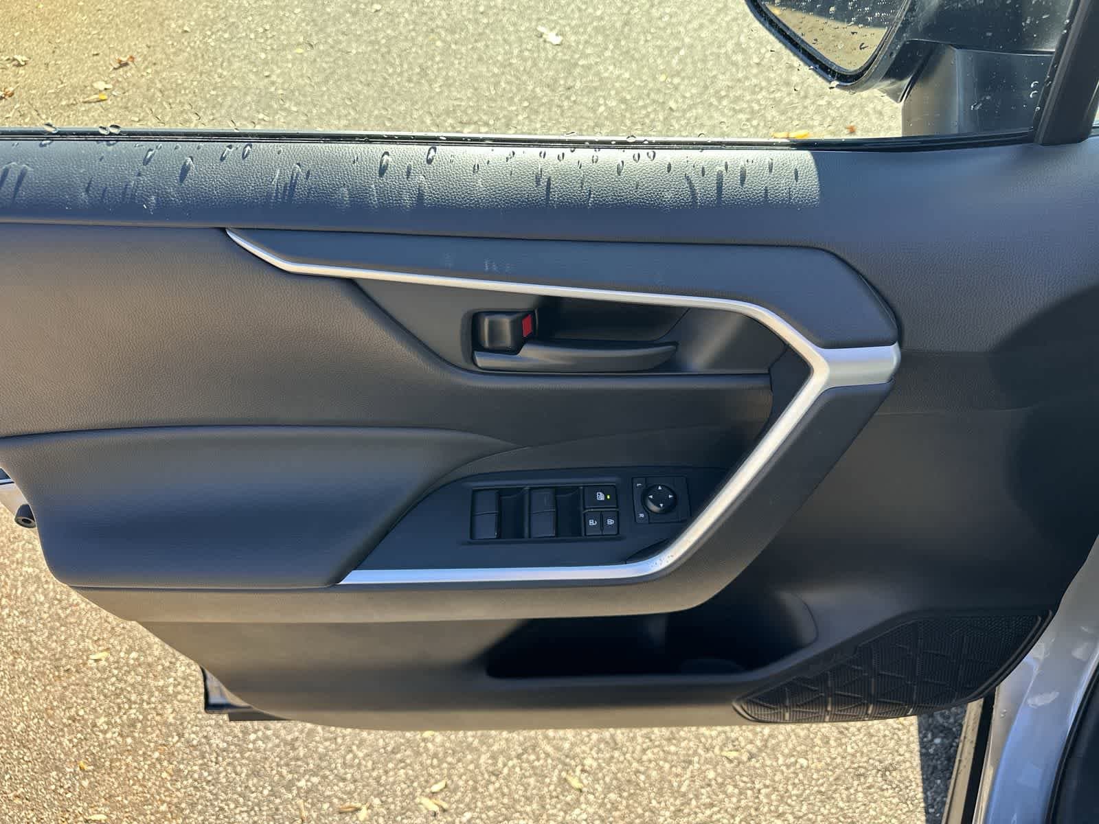 Thumbnail: 2025 Toyota RAV4 - 16