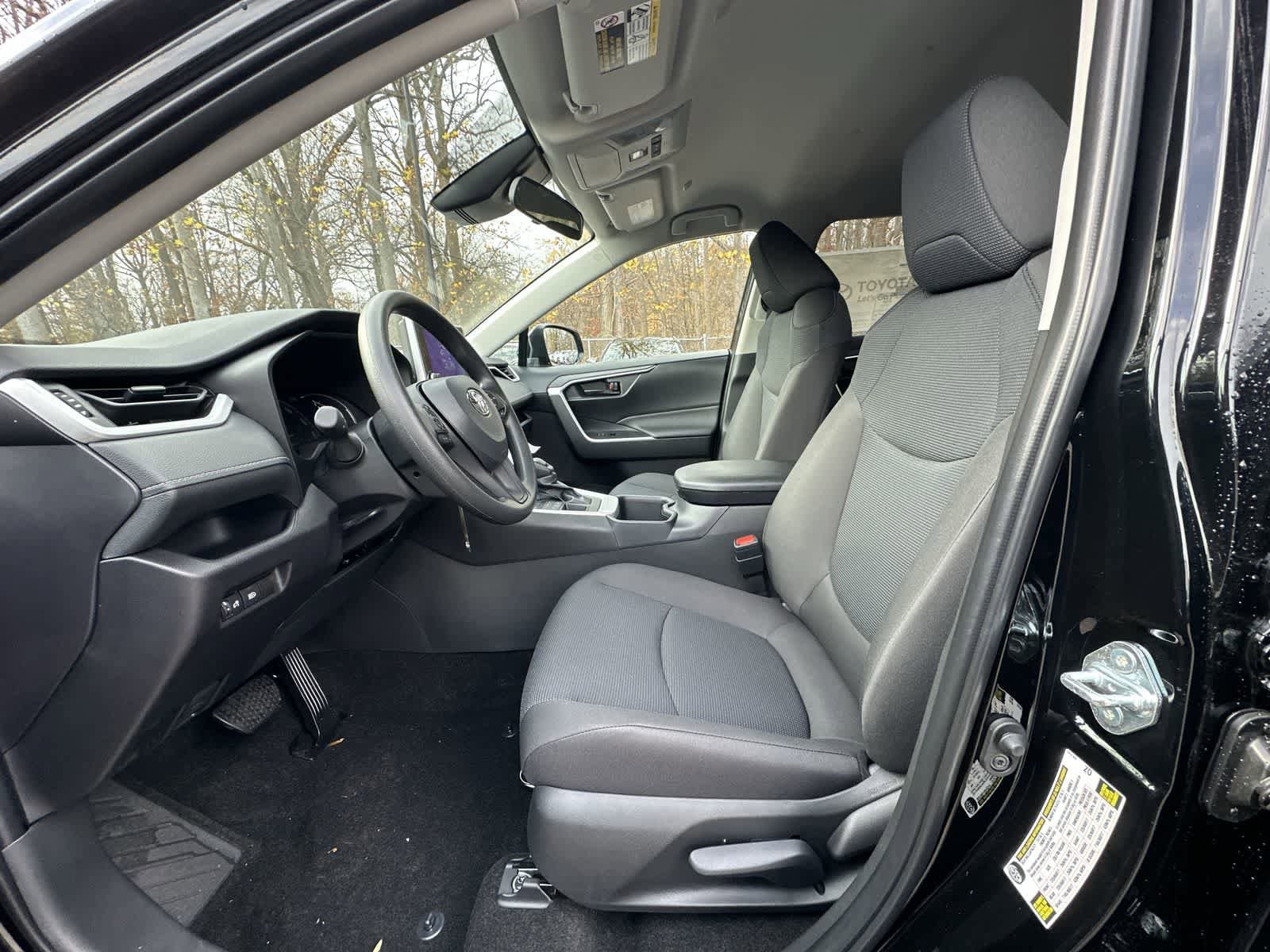 Thumbnail: 2025 Toyota RAV4 - 22