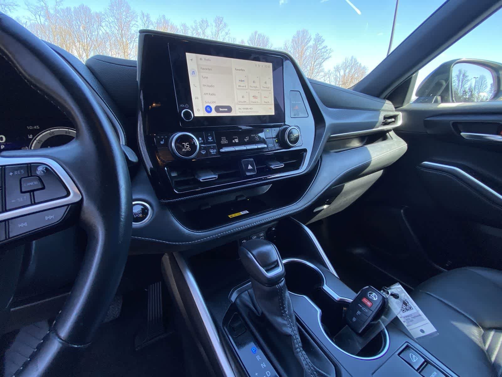 Thumbnail: 2025 Toyota Highlander - 22