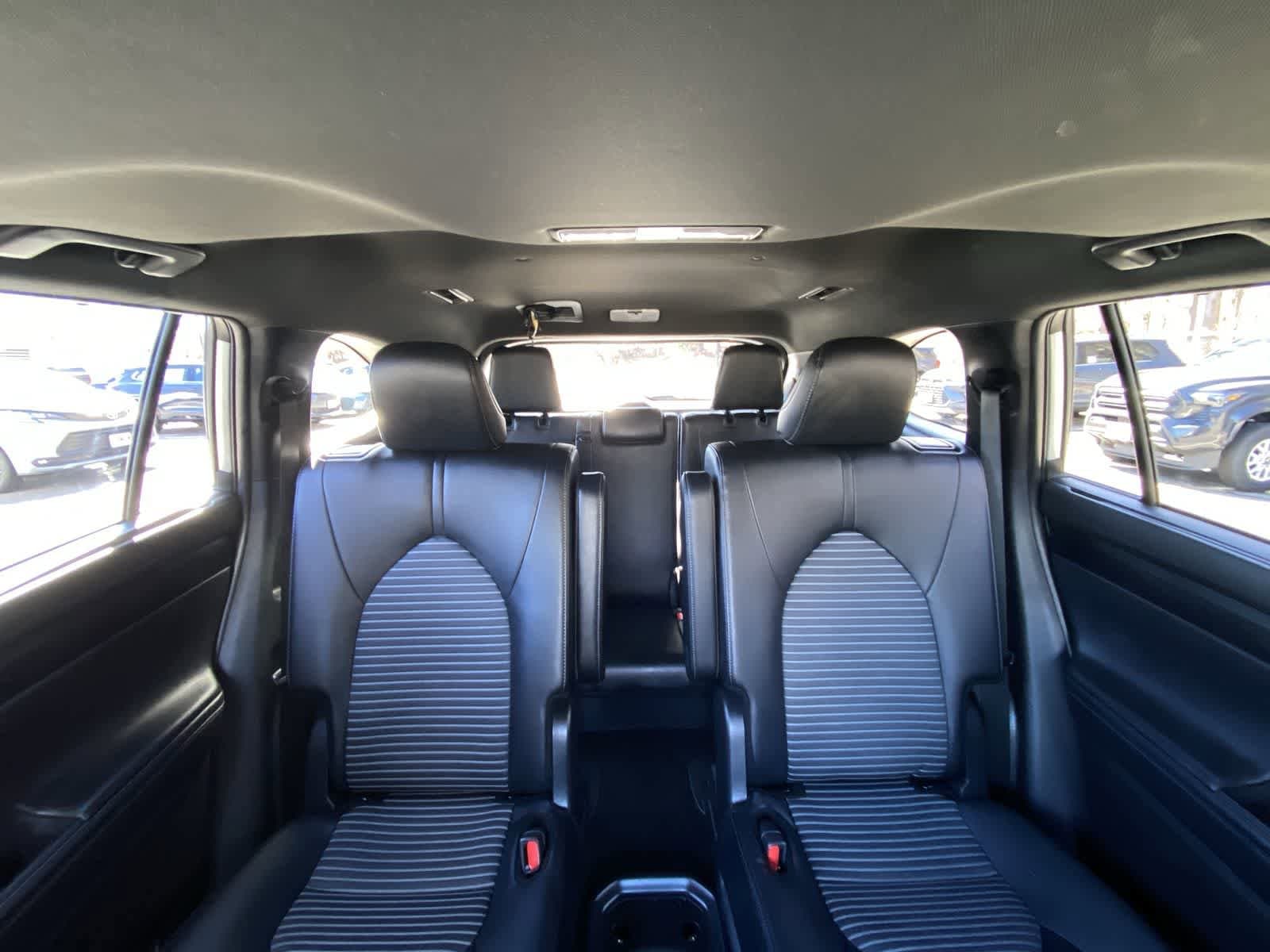 Thumbnail: 2025 Toyota Highlander - 27