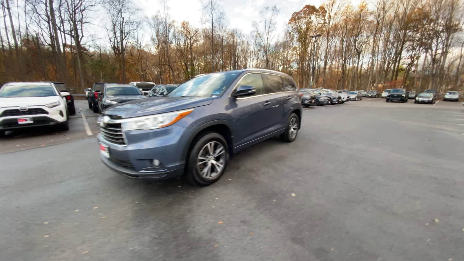 Thumbnail: 2016 Toyota Highlander - 11
