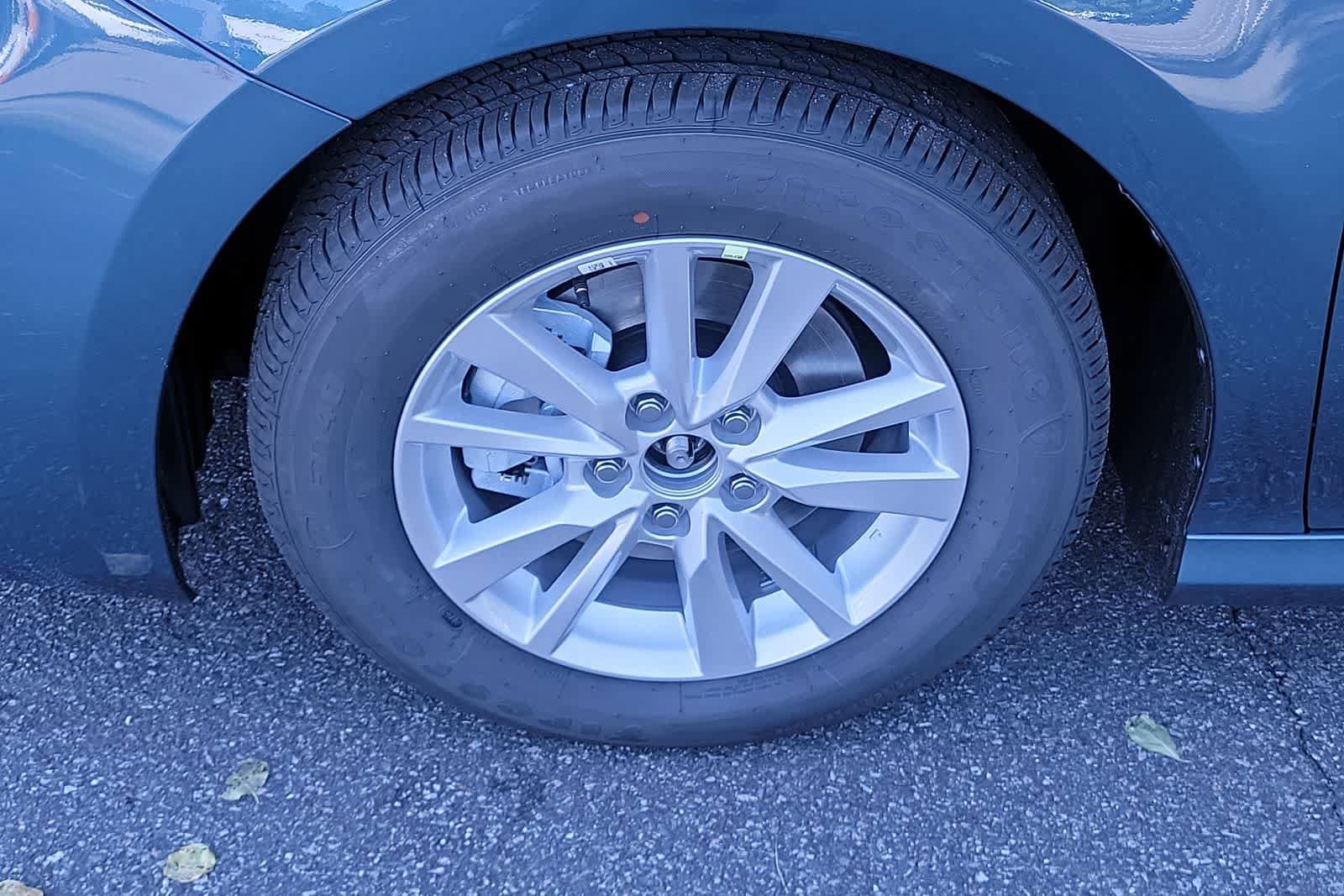 Thumbnail: 2025 Toyota Camry - 9