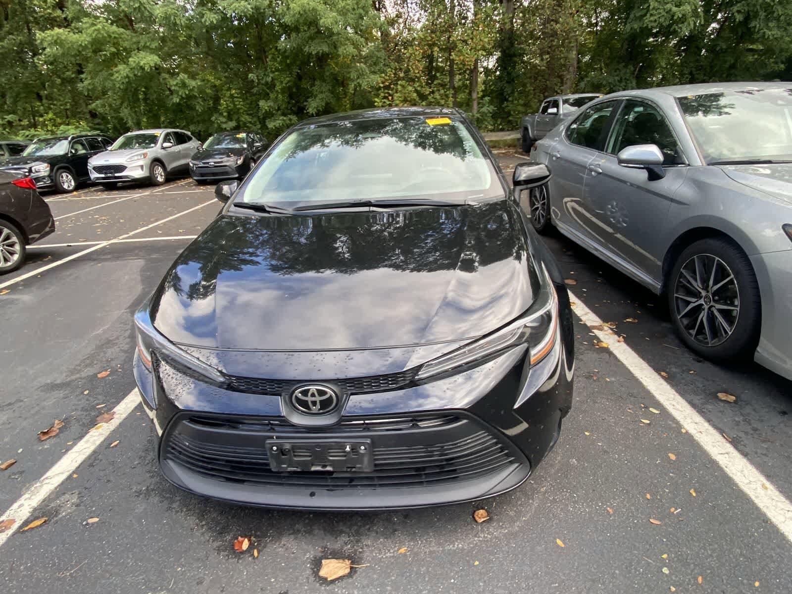 2023 Toyota Corolla LE photo 2