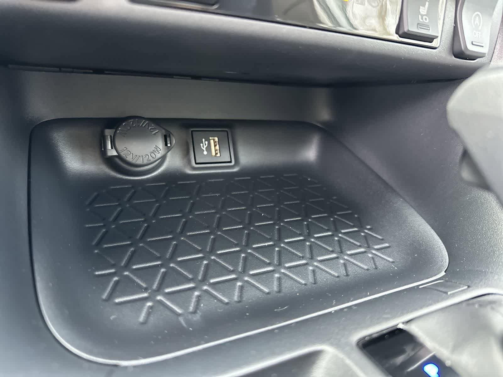 Thumbnail: 2025 Toyota RAV4 - 27