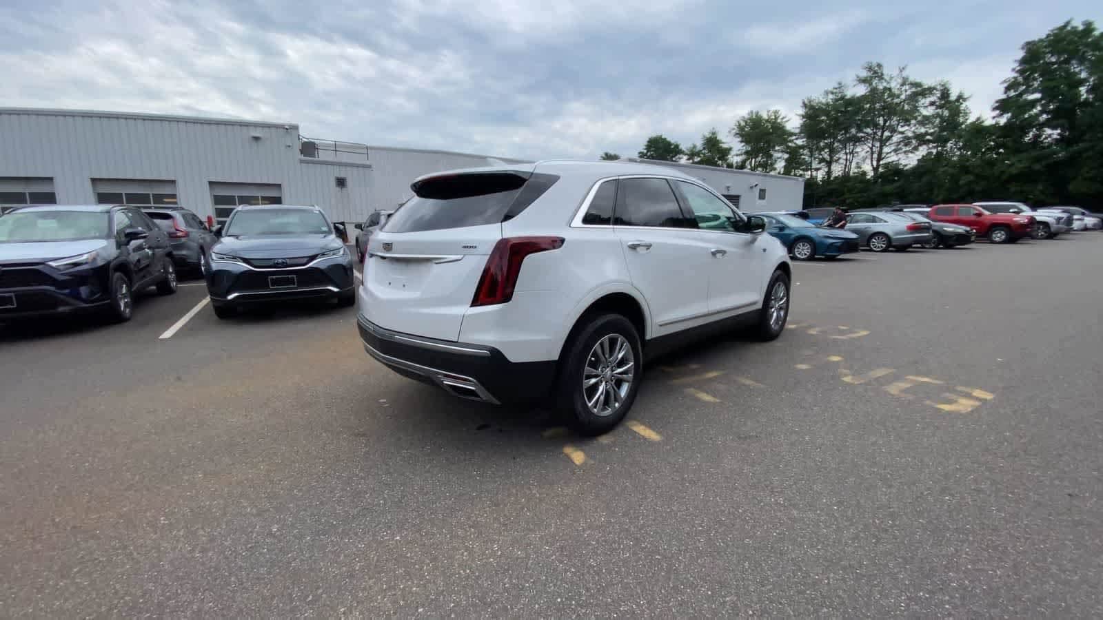 Thumbnail: 2021 Cadillac XT5 - 8
