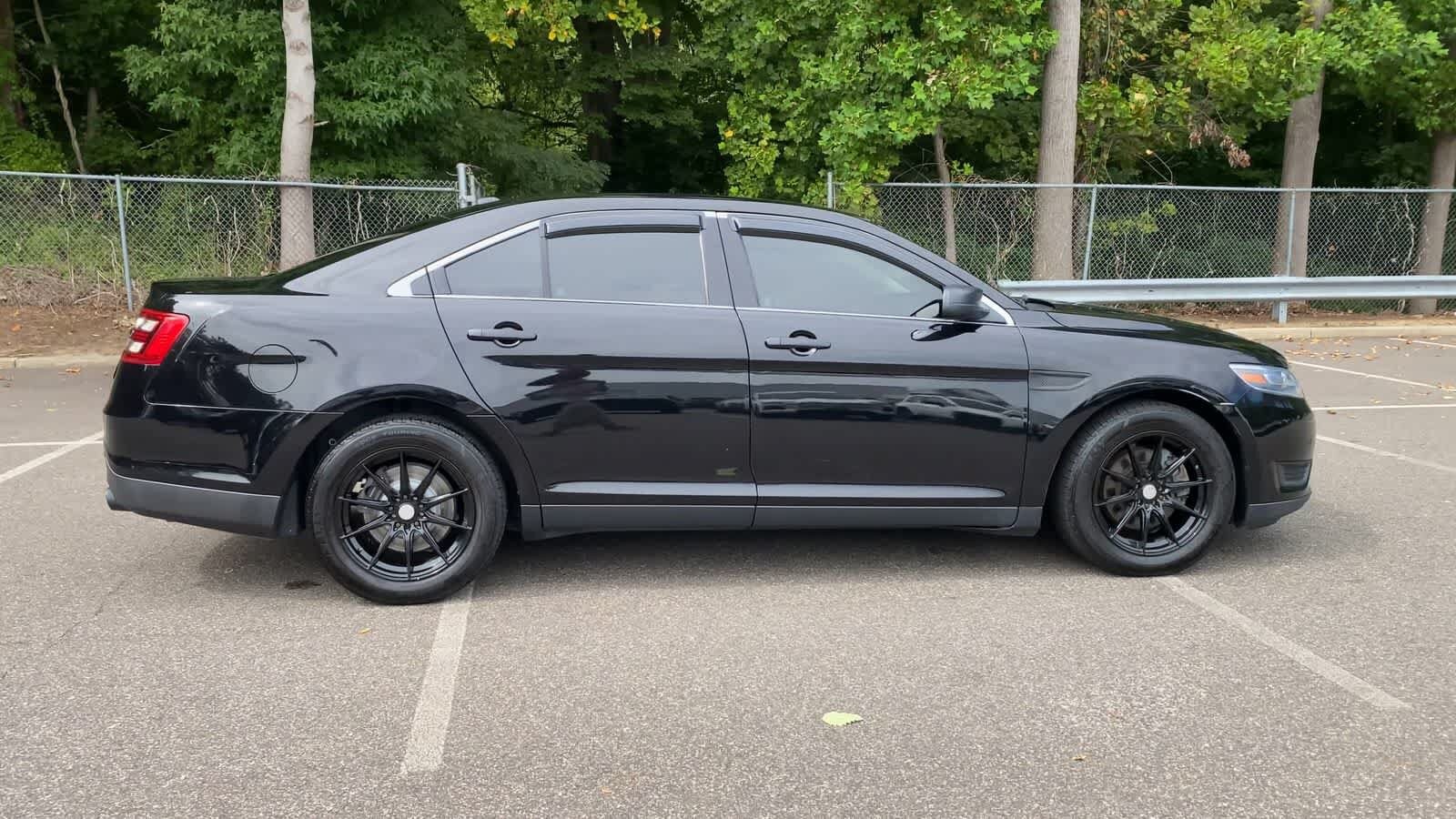 2019 Ford Taurus SE - Photo 12