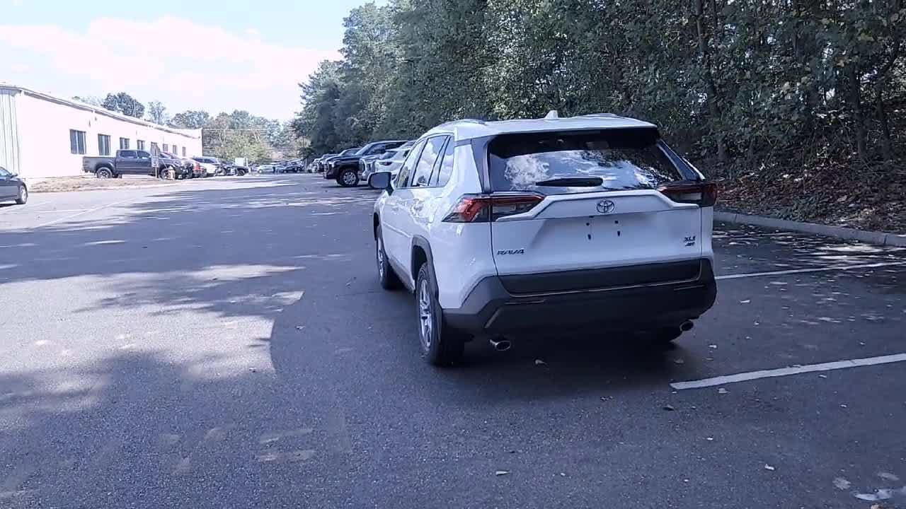 Thumbnail: 2025 Toyota RAV4 - 7