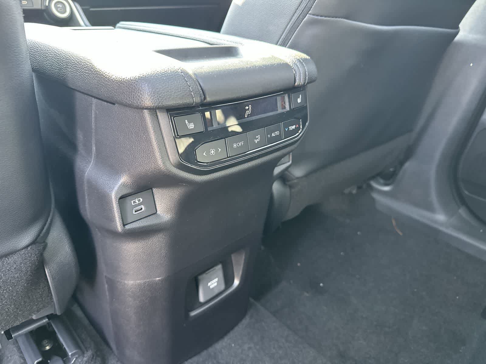 Thumbnail: 2026 Toyota Grand Highlander - 35